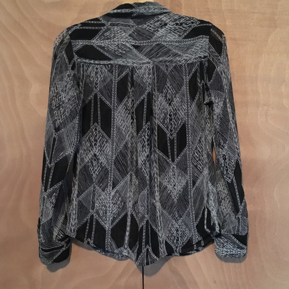 GUESS | button up blouse - Picture 2 of 5